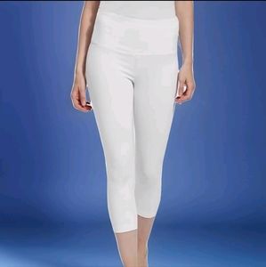 Lysse High-Waisted Denim Capri Leggings Size Medium Color White